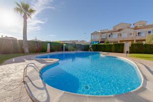 Villa En venta en Torrevieja photo 0