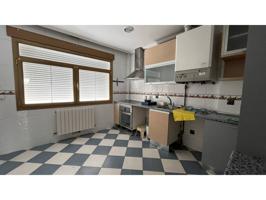 Chalet adosado en venta en Gamonal-Capiscol(09007) photo 0