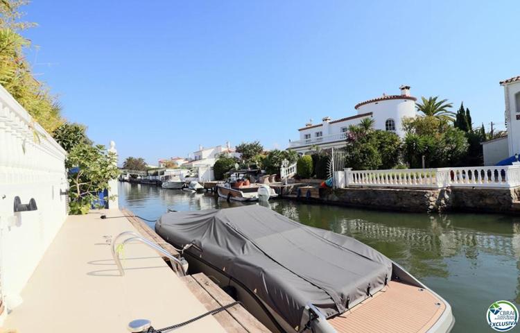 Amplia Villa al canal con amarre de 12 m, con apartamento invitados photo 0
