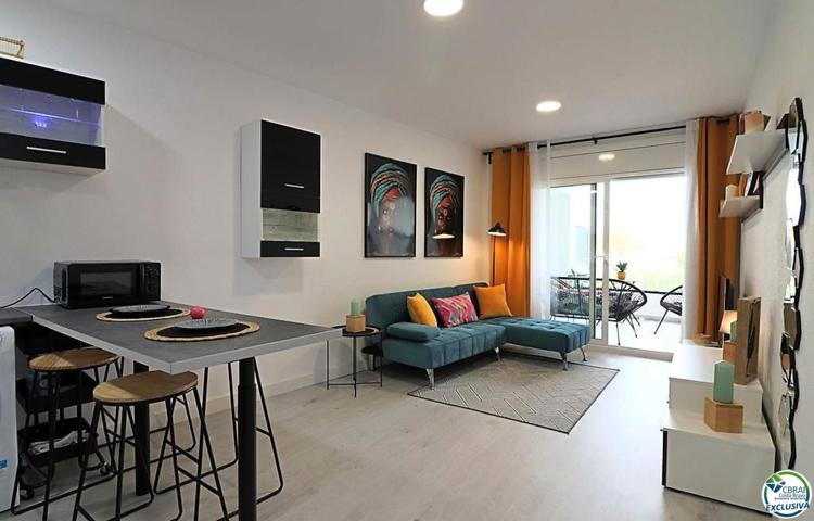 Apartamento moderno completamente renovado con vistas al canal photo 0