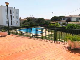 Bonito apartamento con piscina en zona residencial tranquila. photo 0