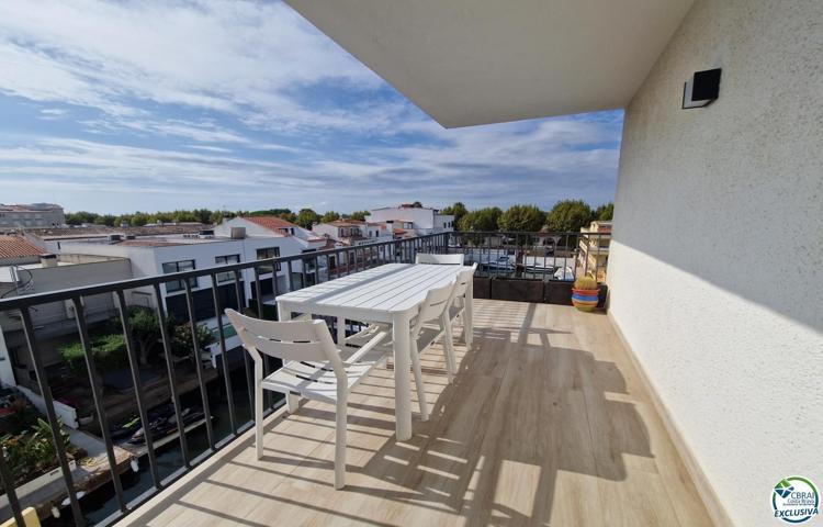 Apartamento de 2 dormitorios con parking, amarre y trastero photo 0
