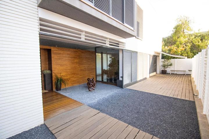 ESPECTACULAR CASA DE DISEÑO CON PISCINA Y AMPLIOS ESPACIOS EN EL CENTRO DE ROSES photo 0