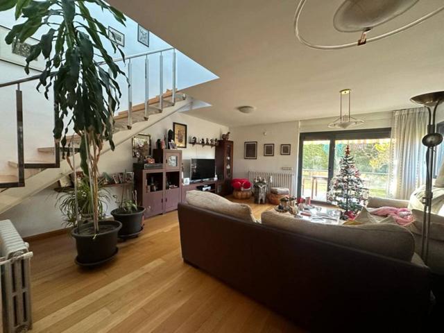 Chalet en venta en Alameda photo 0