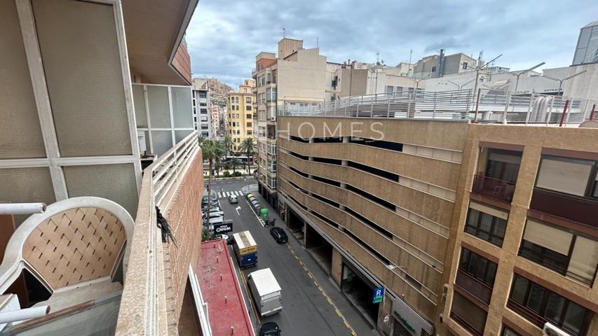 ¡Oportunidad Única estudio en venta en el Corazón de Alicante! photo 0