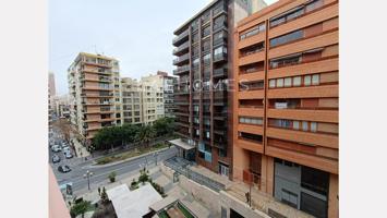 Amplio piso de 200 m² junto a la Explanada de España, en el centro de Alicante photo 0