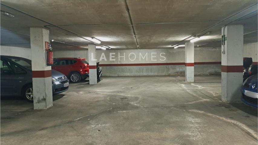 Se Vende Plaza de Garaje en Alicante, Amplia y Cubierta Cerca del Hospital de Alicante photo 0