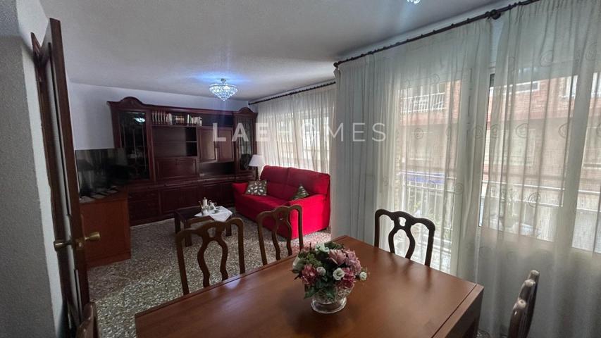Piso en venta en San Blas – Alicante, con 3 dormitorios, patio y trastero, a 5 minutos de Renfe photo 0