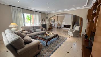 Chalé en venta en Mutxamel con parcela de 2.000 m², cerca de Alicante y Playa de San Juan photo 0