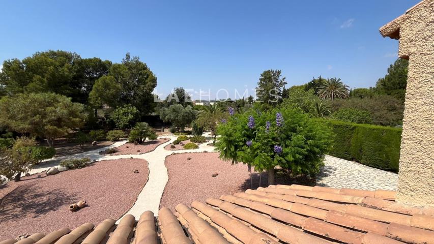 Chalé en venta en Mutxamel con parcela de 2.000 m², cerca de Alicante y Playa de San Juan photo 0