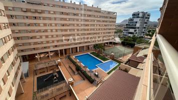 Piso en venta en PAU 1 Alicante con garaje doble, trastero y piscina photo 0