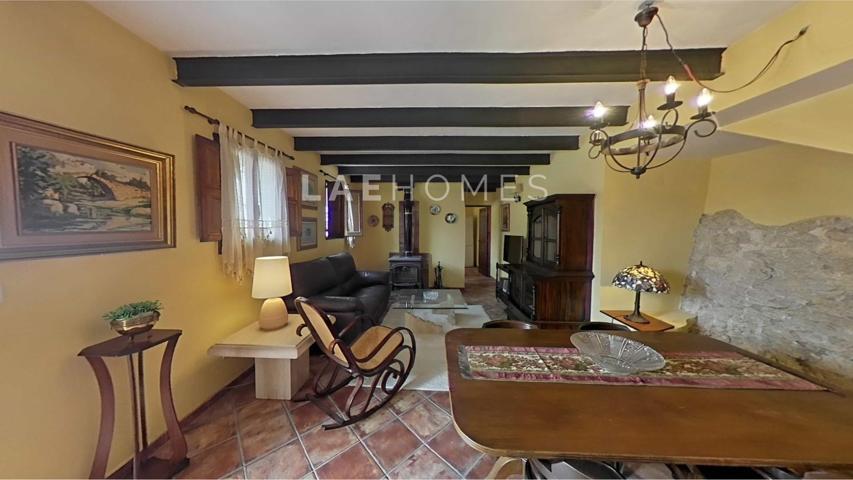 Casa en venta en Torremanzanas con vistas de montaña photo 0