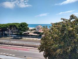 ¡Tu Paraíso en Malgrat de Mar: Piso Con Vistas al Mar y Piscina! photo 0