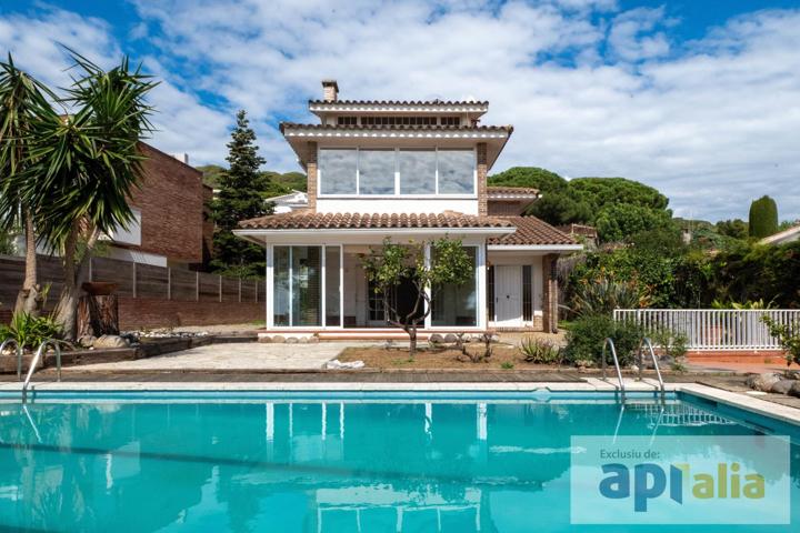 CASA CON PISCINA Y VISTAS AL MAR photo 0