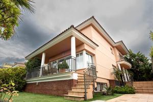 Impresionante chalet con piscina en Vilassar de Dalt photo 0