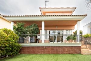 Impresionante chalet con piscina en Vilassar de Dalt photo 0