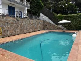 Exclusiva casa en venta con vistas al mar en Sant Cebrià de Vallalta photo 0