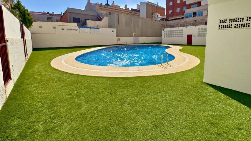 Magnífica casa adosada en el centro de Malgrat de Mar con piscina comunitaria, garaje y un precioso patio!! photo 0