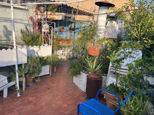 Amplio PISO con Terraza Privada y Local en Barrio Residencial photo 0