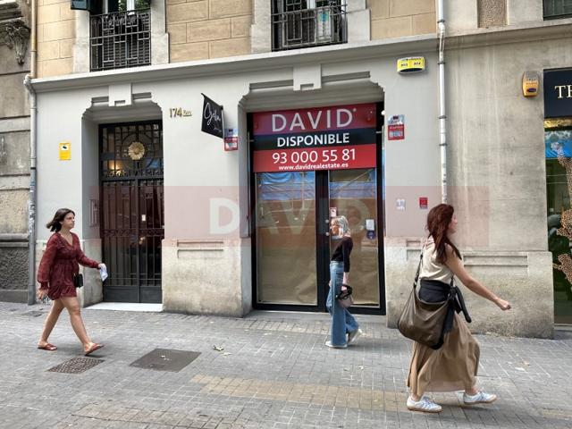 Local En venta en Barcelona photo 0
