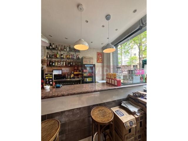 Local En venta en Barcelona photo 0