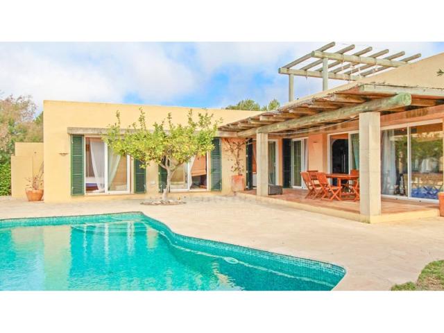 Villa En venta en Sant Lluís photo 0
