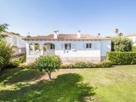 Villa En venta en Es Castell photo 0