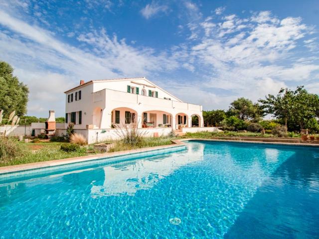 Casa De Campo En venta en Maó photo 0