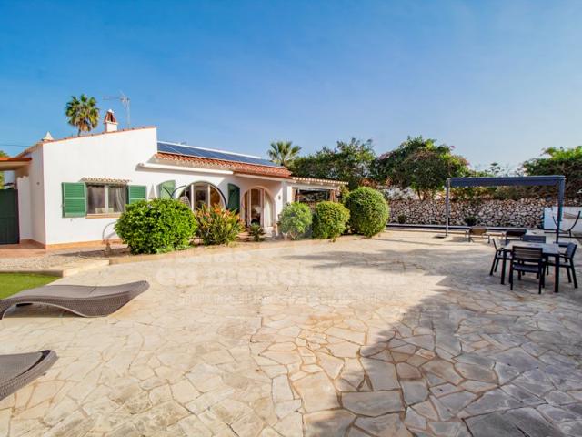 Villa En venta en Es Castell photo 0