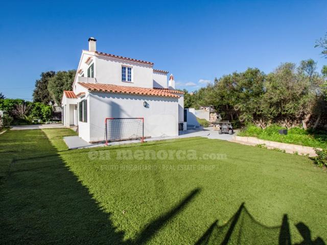 Villa En venta en Es Castell photo 0