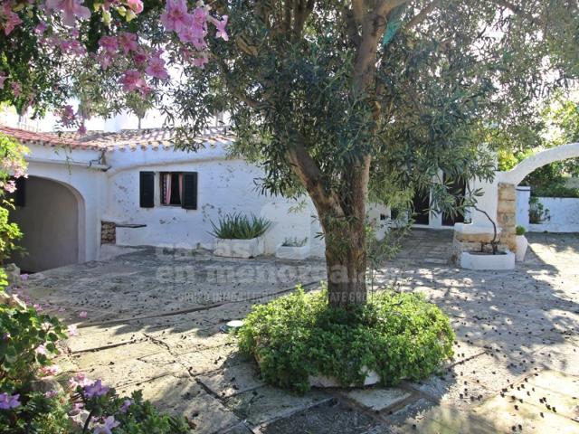 Local En venta en Ferreries photo 0