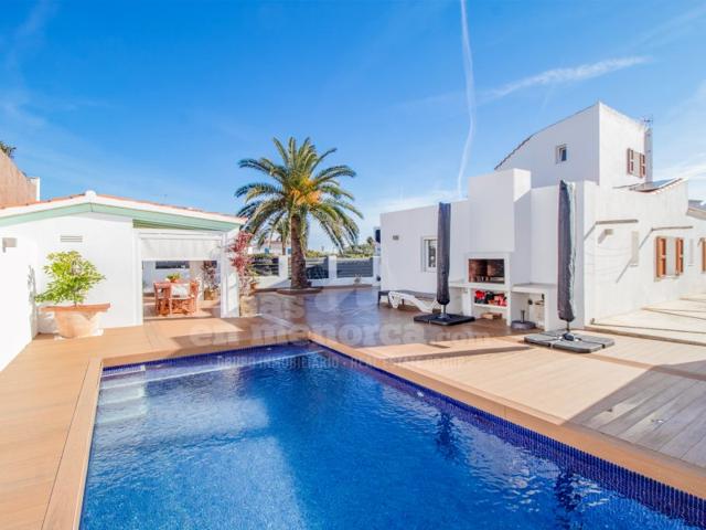 Villa En venta en Es Castell photo 0