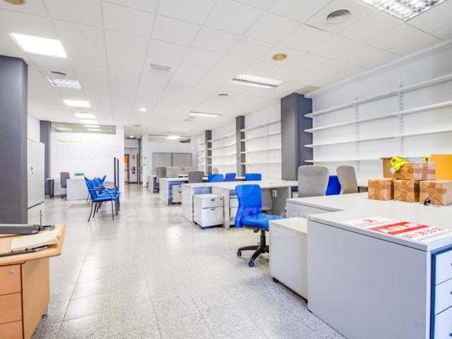 Local En venta en Avinguda Menorca - Sínia Costabella, Maó photo 0