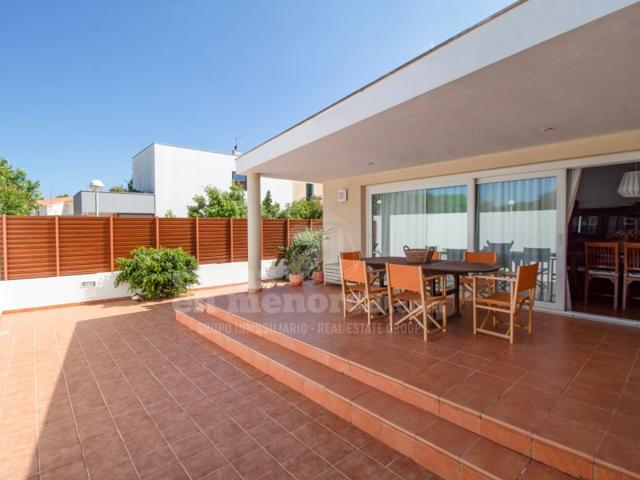 Villa En venta en Maó photo 0