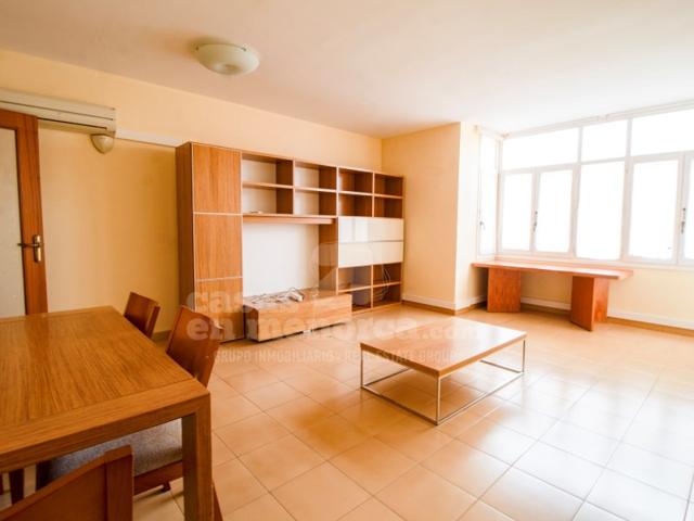 Piso En venta en Maó photo 0