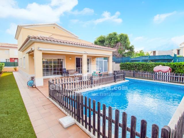 Villa En venta en Malbúger - Camí D'En Barrotes, Maó photo 0