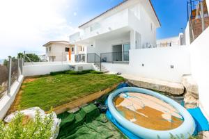 Unifamiliar Pareada En venta en Costa Del Sol, Manilva photo 0