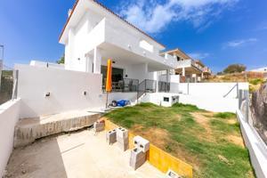 Unifamiliar Pareada En venta en Costa Del Sol, Manilva photo 0