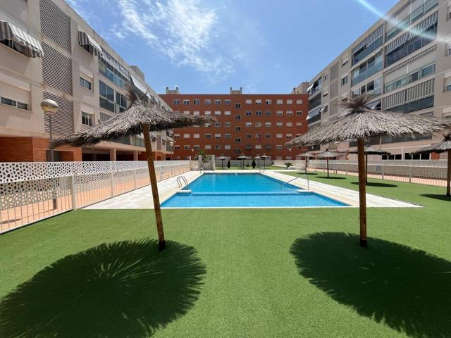¡¡VIVIENDA EN URBANIZACIÓN JUNTO CENTRO COMERCIAL GRAN VÍA!! photo 0