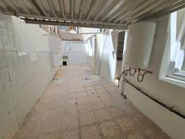 OPORTUNIDAD PISO EN BAJO, SEMIREFORMADO, AMUEBLADO PARA ENTRAR A VIVIR CERCA PLAZA DE ORAN EN ALICANTE photo 0