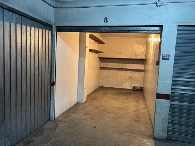 PLAZA DE GARAJE CERRADA PARA VEHICULO PEQUEÑO Y TRASTERO O MOTO CERCA DEL SUPERM. CONSUM DE LA AVD. CHAPI DE ELDA photo 0