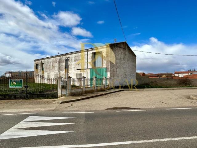 Industrial En venta en San Pedro Bercianos photo 0