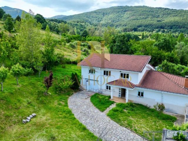 Casa En venta en Boñar photo 0