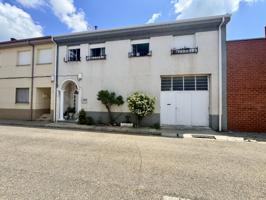 Casa En venta en Santa María Del Páramo photo 0
