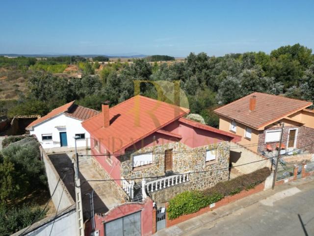 Casa En venta en Pozuelo Del Páramo photo 0