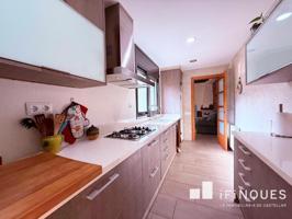 COMODA CASA CON PATIO Y GARAJE A PIE DE CALLE photo 0