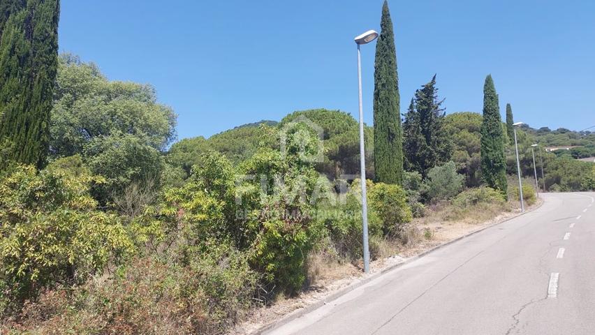 En venda parcela doble de terreno de 2054m photo 0