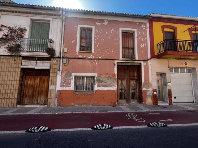 Casa En venta en Villanueva de Castellón photo 0
