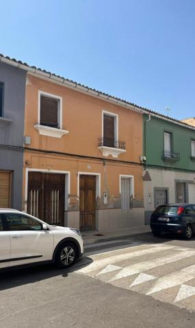 Villa En venta en Polinyà de Xúquer photo 0