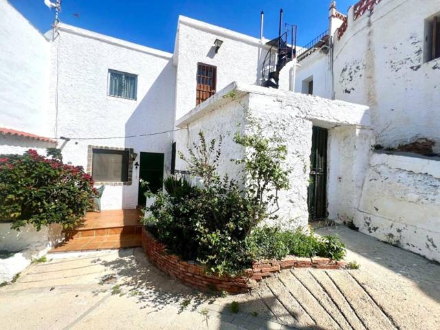Casa en venta en La Garnatilla photo 0